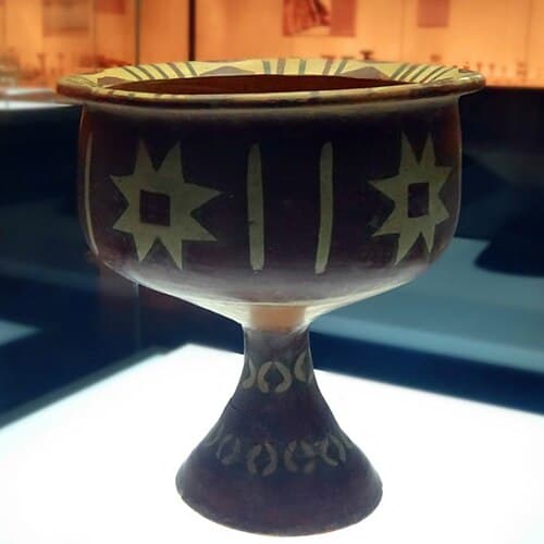 Painted_Pottery_Dou_with_Octagram_Design.jpg
